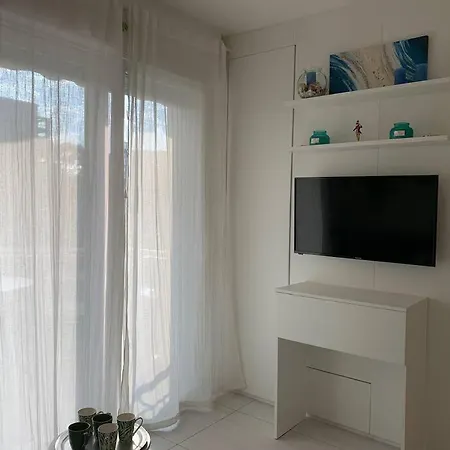 Bianca Fronte Mare Appartamento